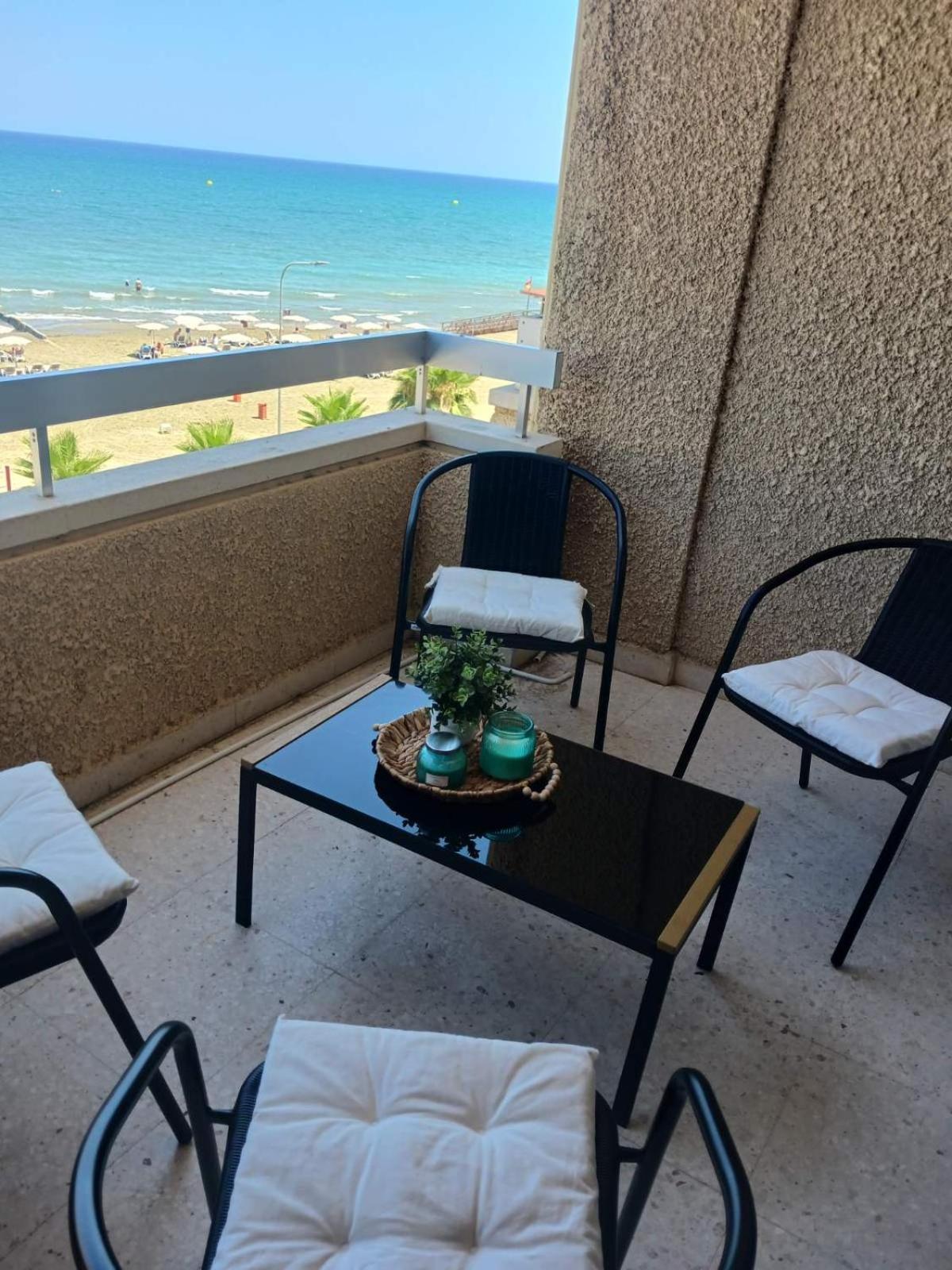 Apollon Sea View Beachfront Ap 302 Larnaca Buitenkant foto